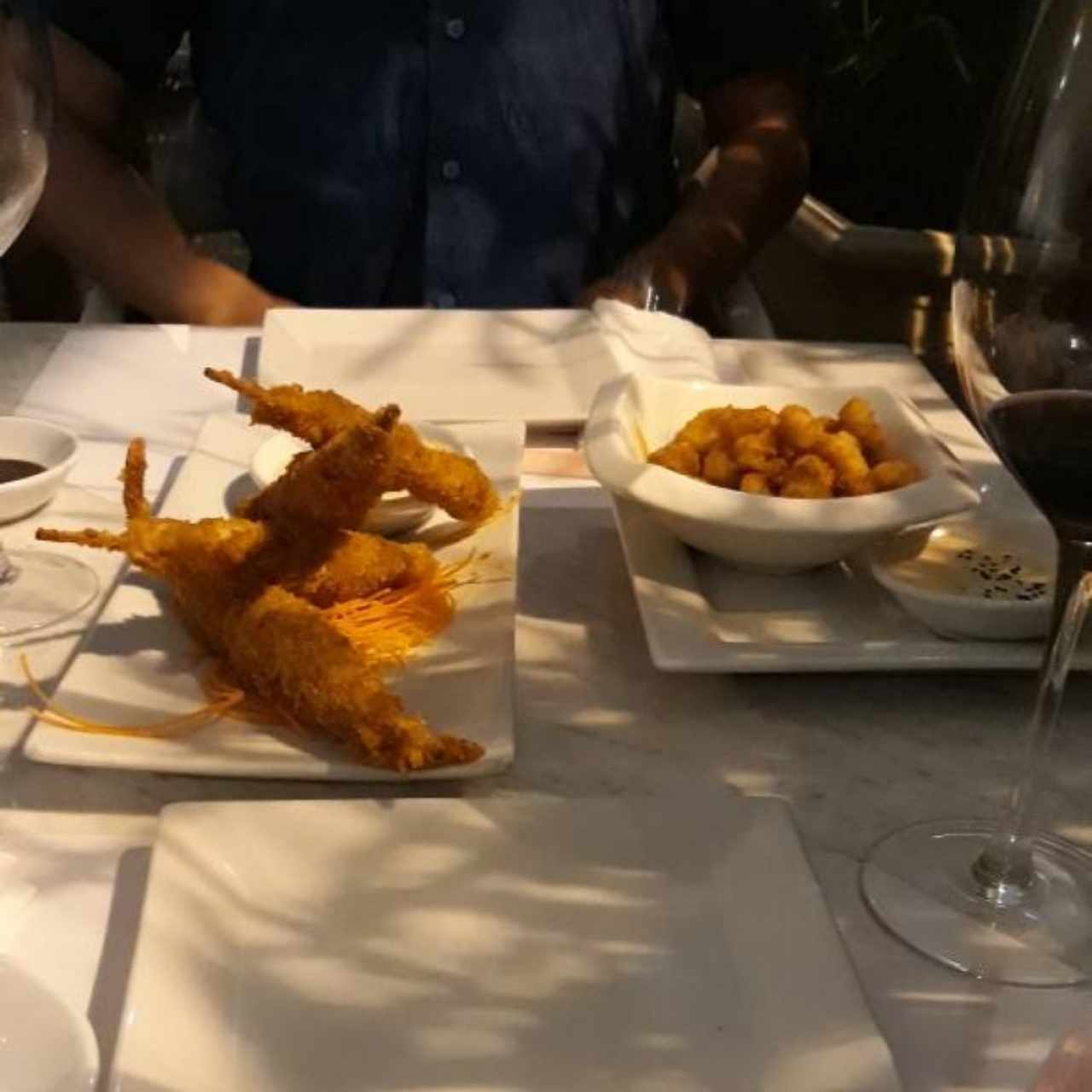 Langostinos y calamares