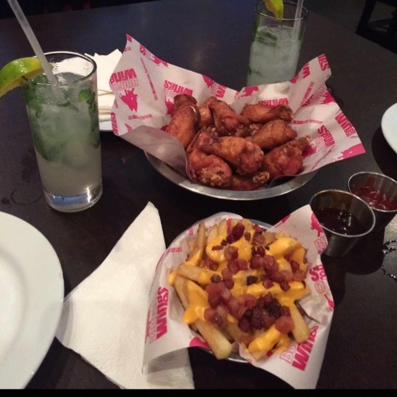 papas madonna - buffalo wings y tragos andy garcia