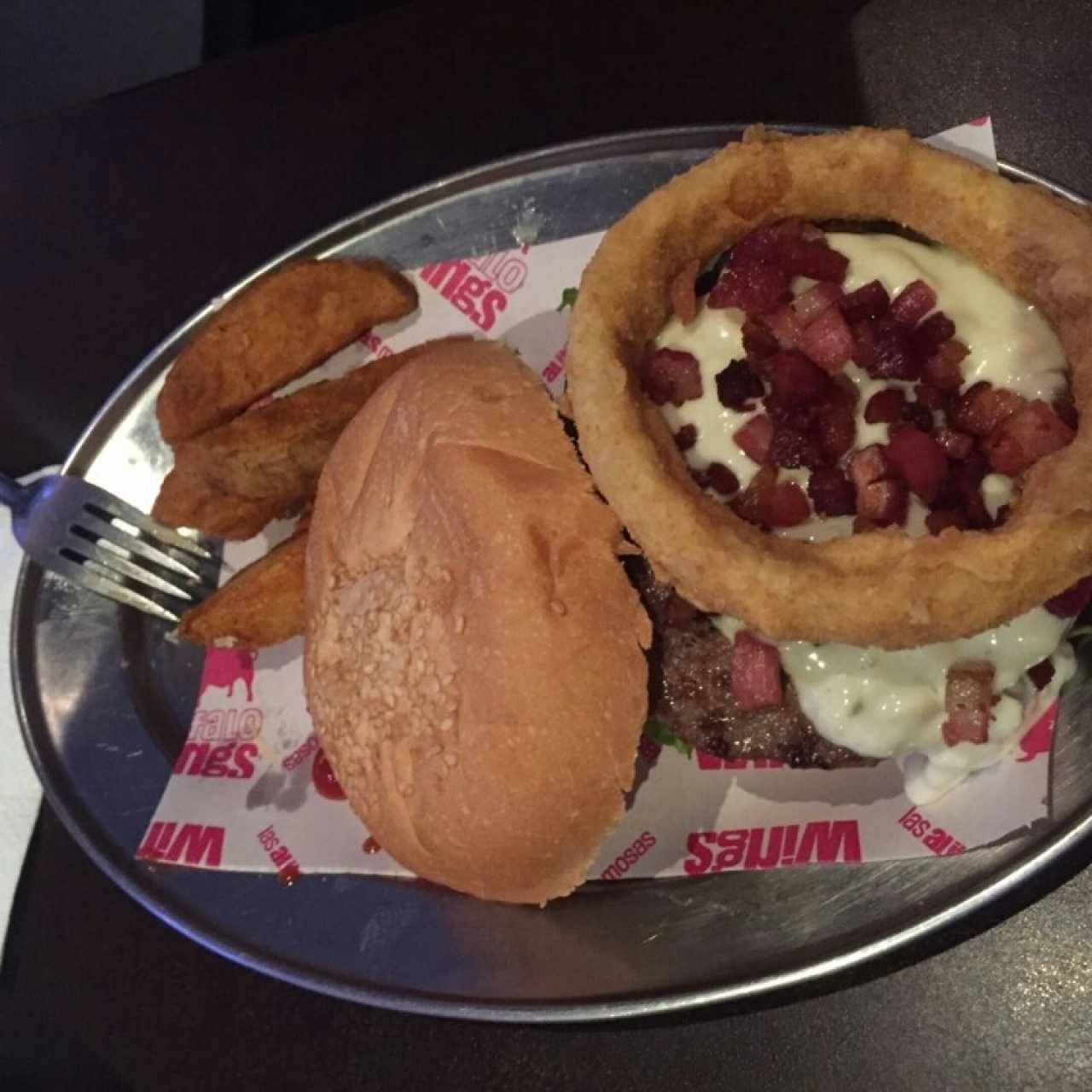 hamburguesa Shakira con extra de aro de cebolla , buenísima!