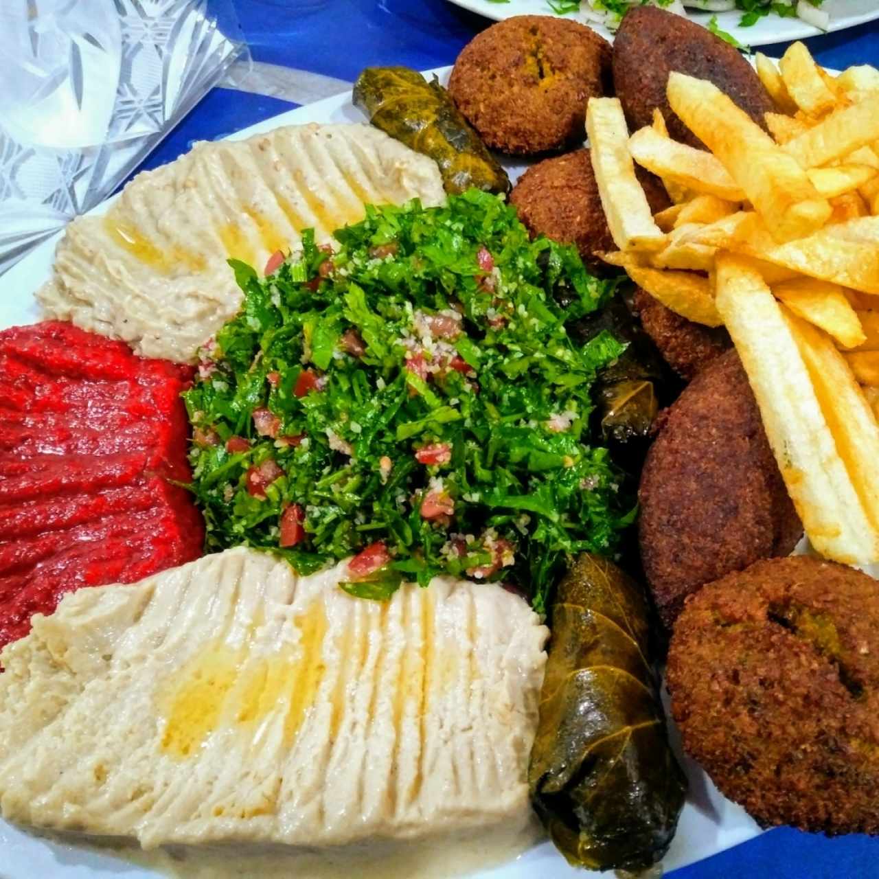 Plato Familiar de Harb