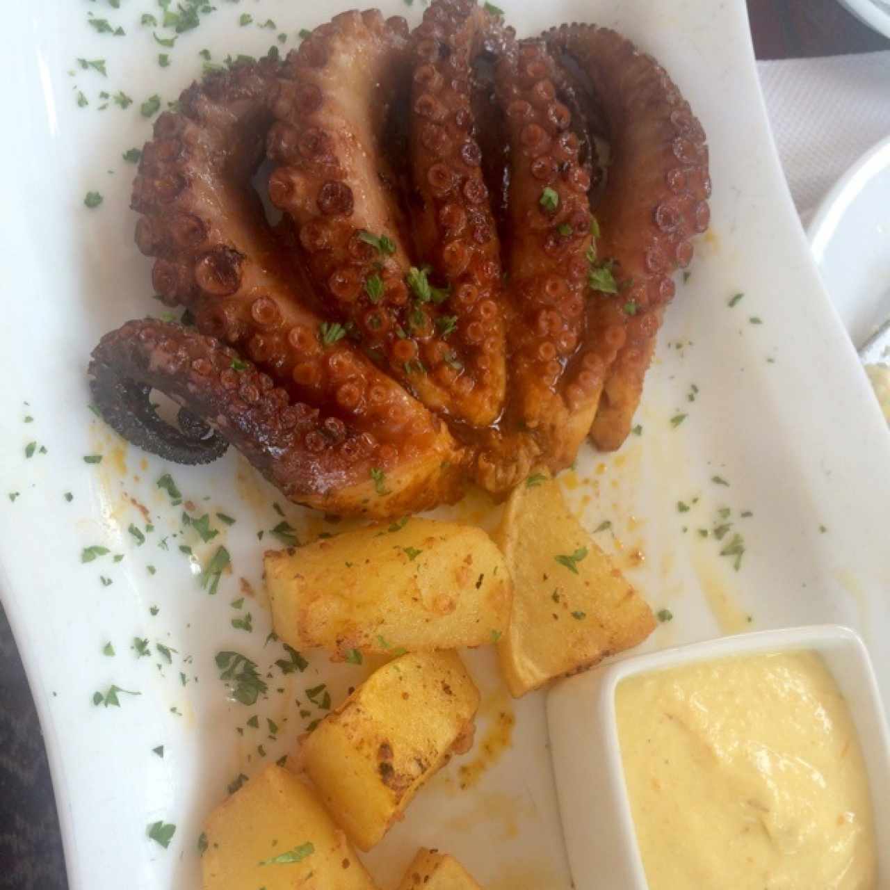 Pulpo con papas.. (Divino)