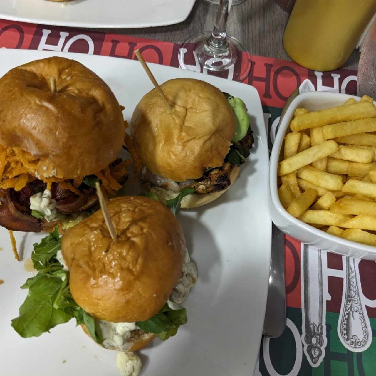trio de hamburguesas