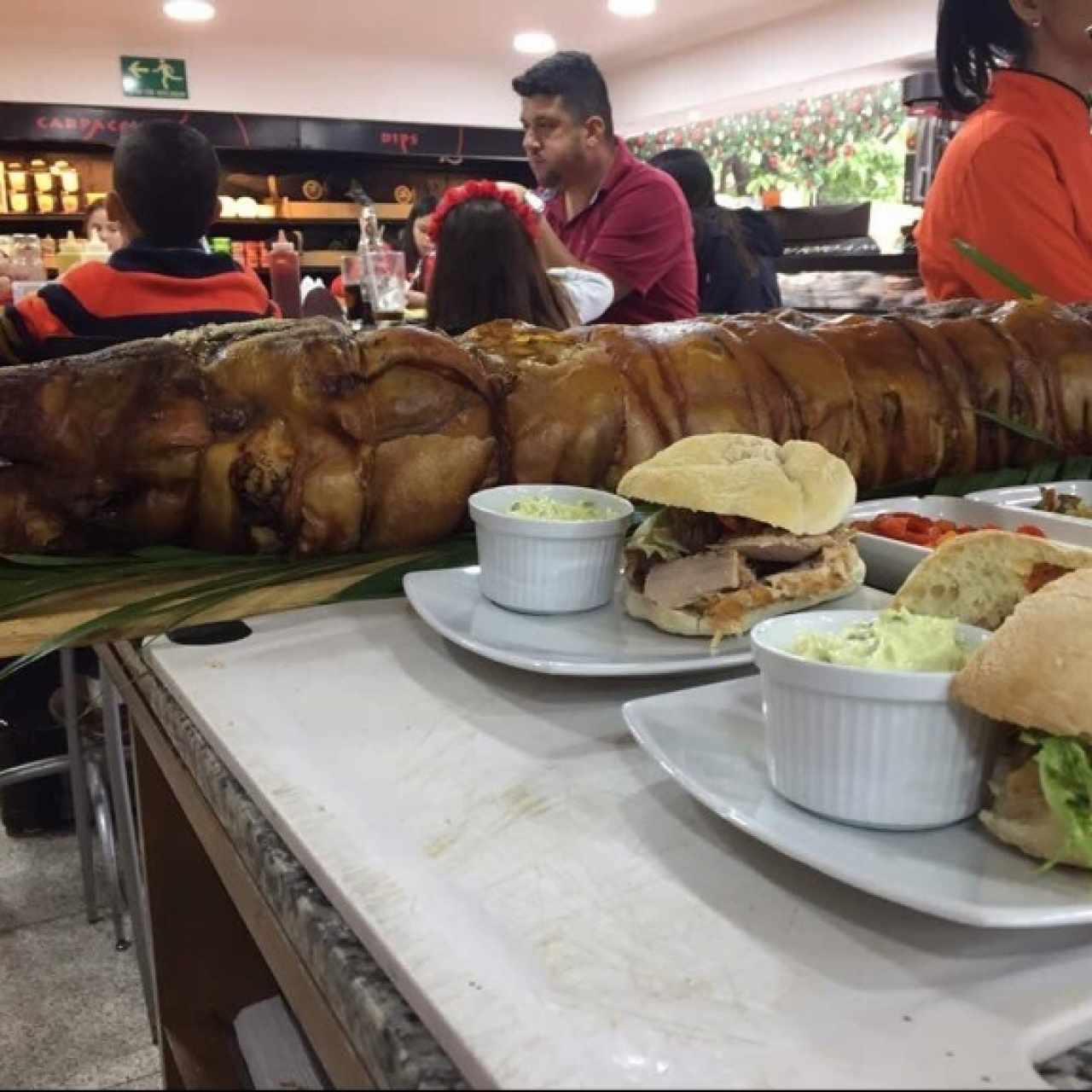 sanduche de cochinillo al horno