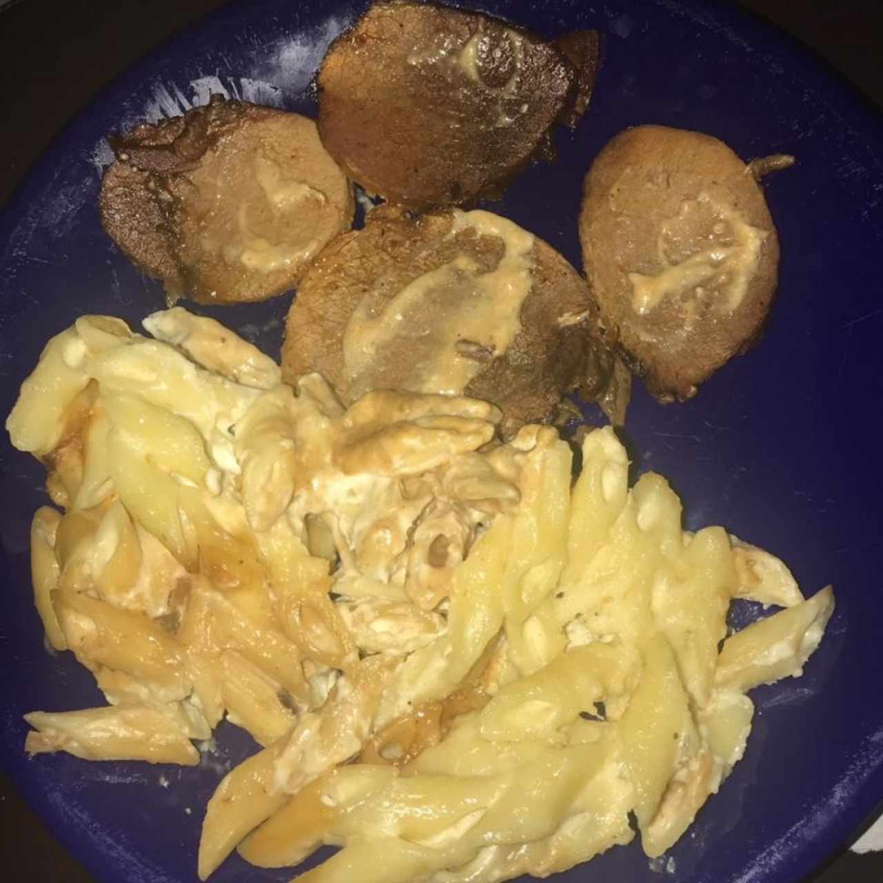 Asado Con Plumitas 3 Quesos, Muy Bueno