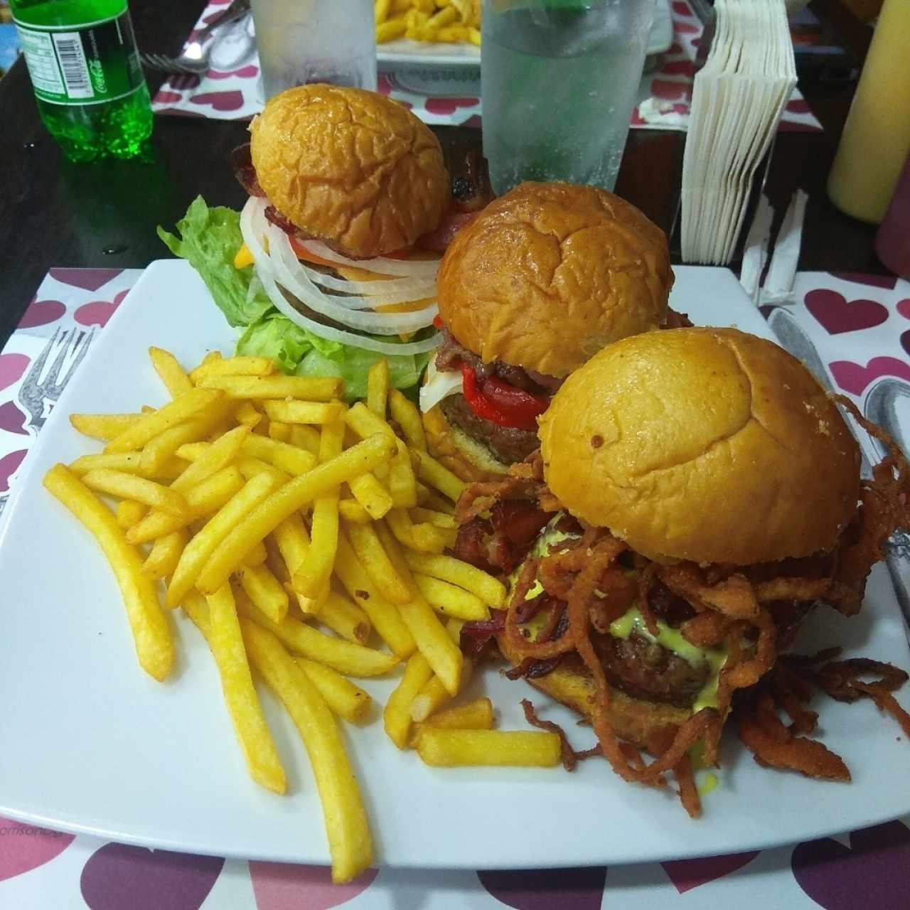 trio de hamburguesa