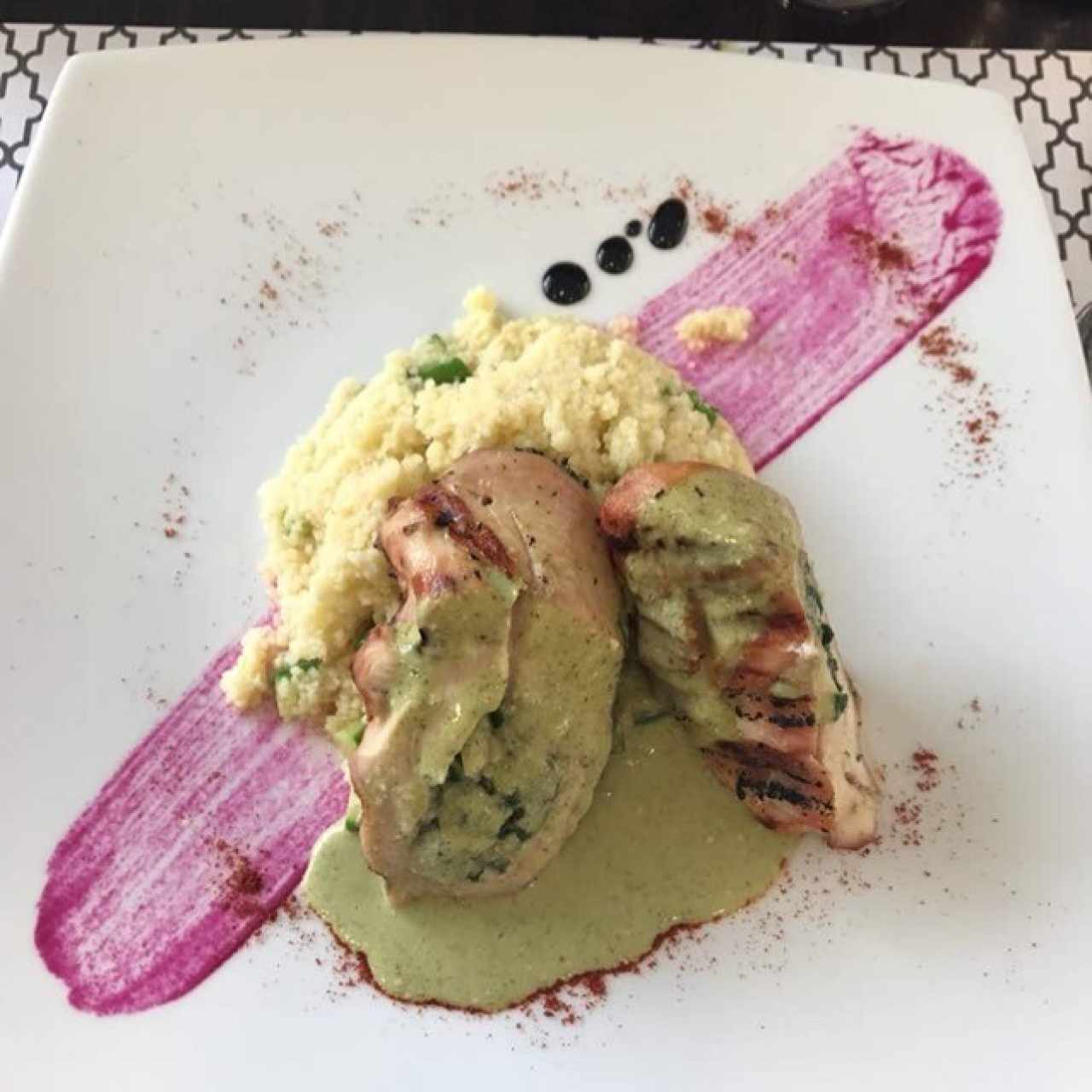 una de cous cous y pollo