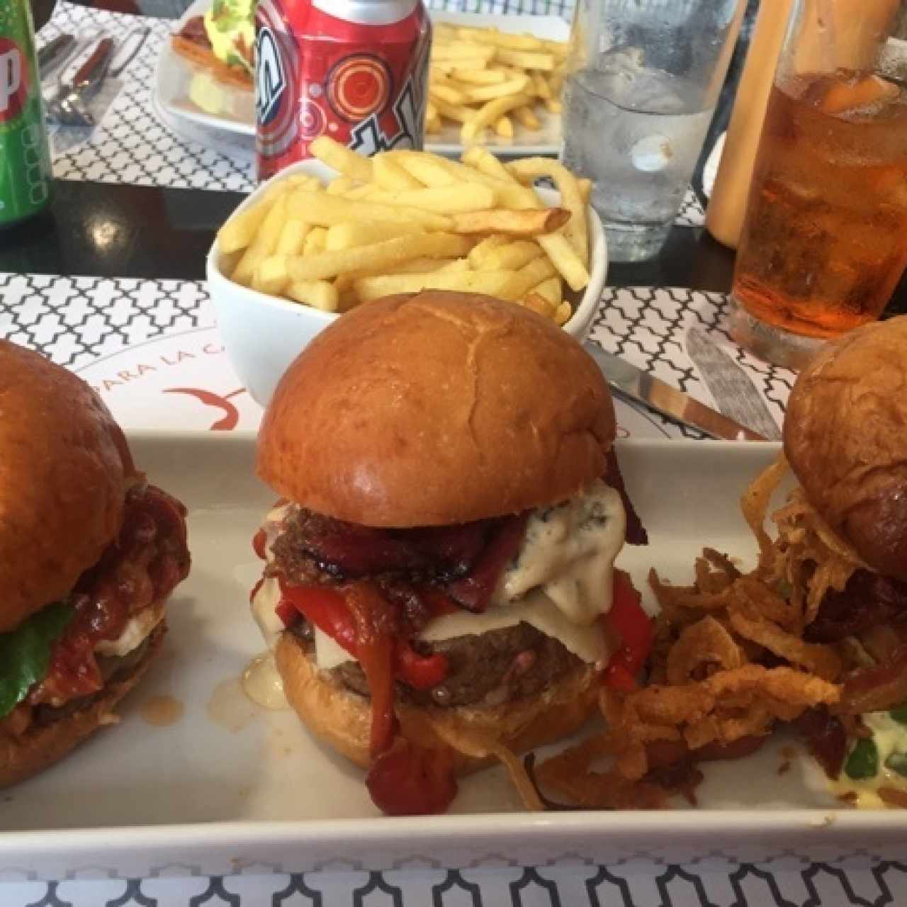 Trio de Hamburguesas.