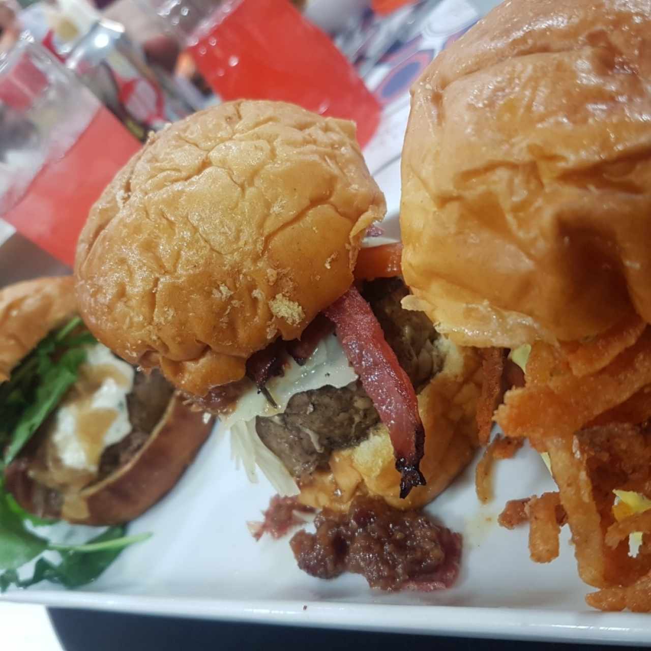 Trío de hamburguesas