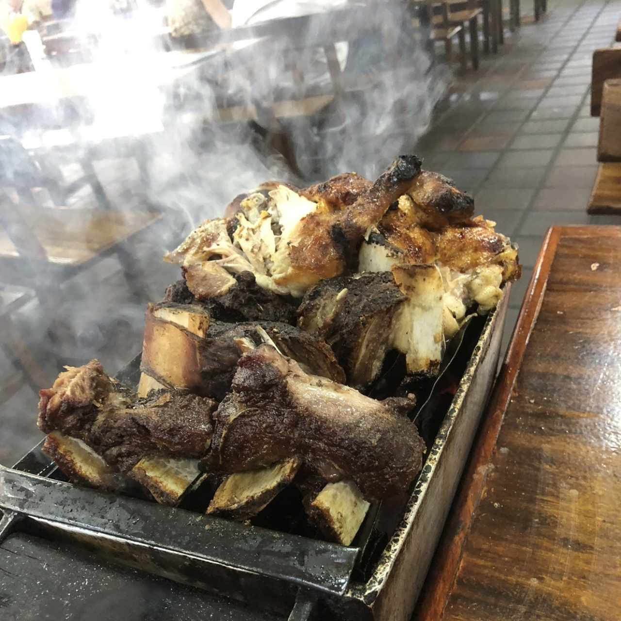 Costilla y pollo