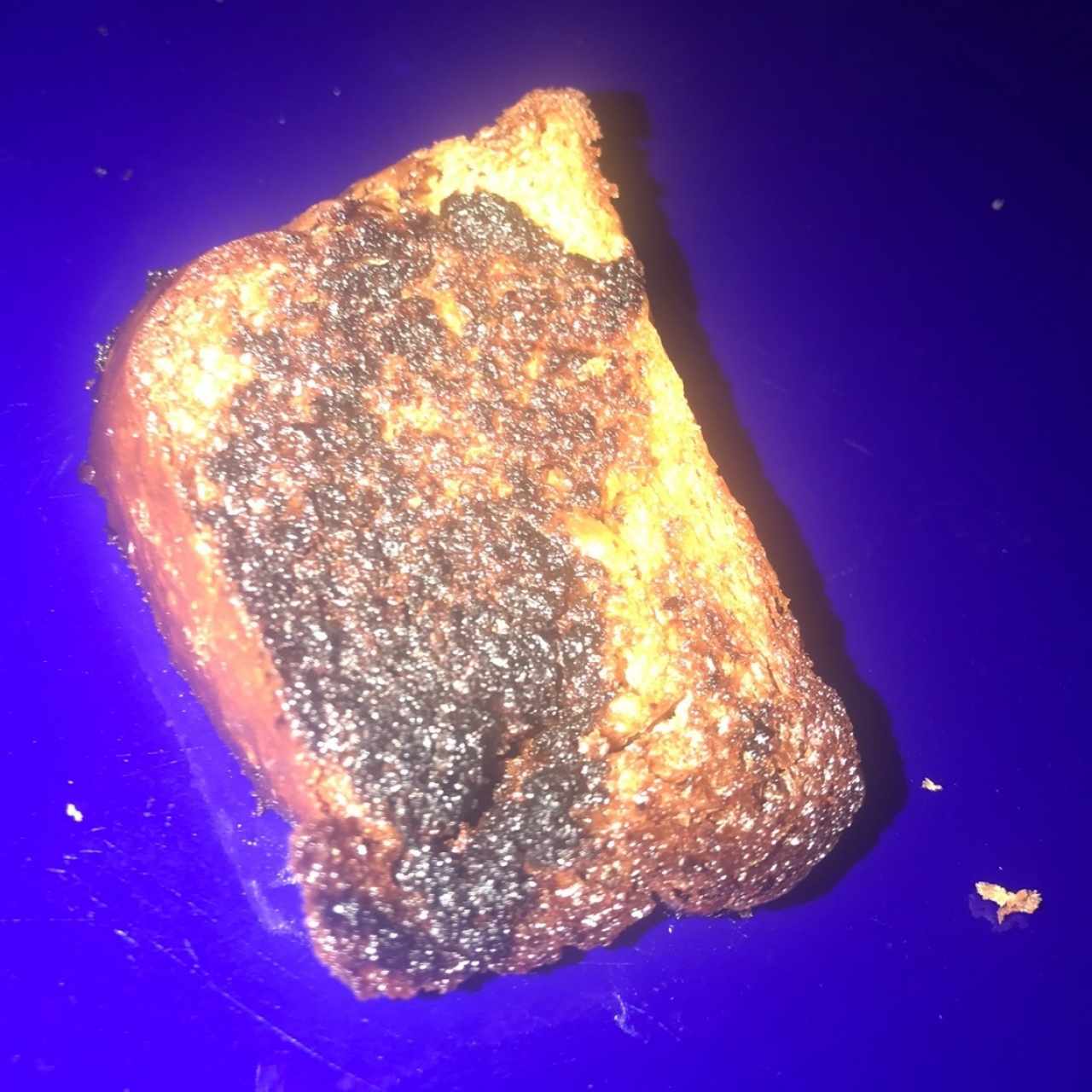 pancitos tostados con mantequilla de acompañante muy ricos