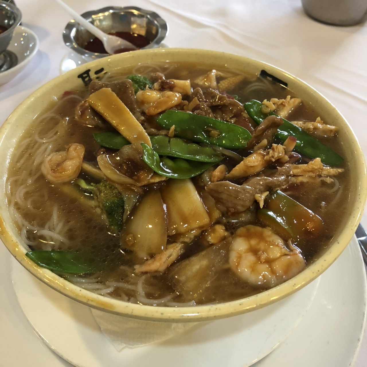 Sopa con fideos de arroz 