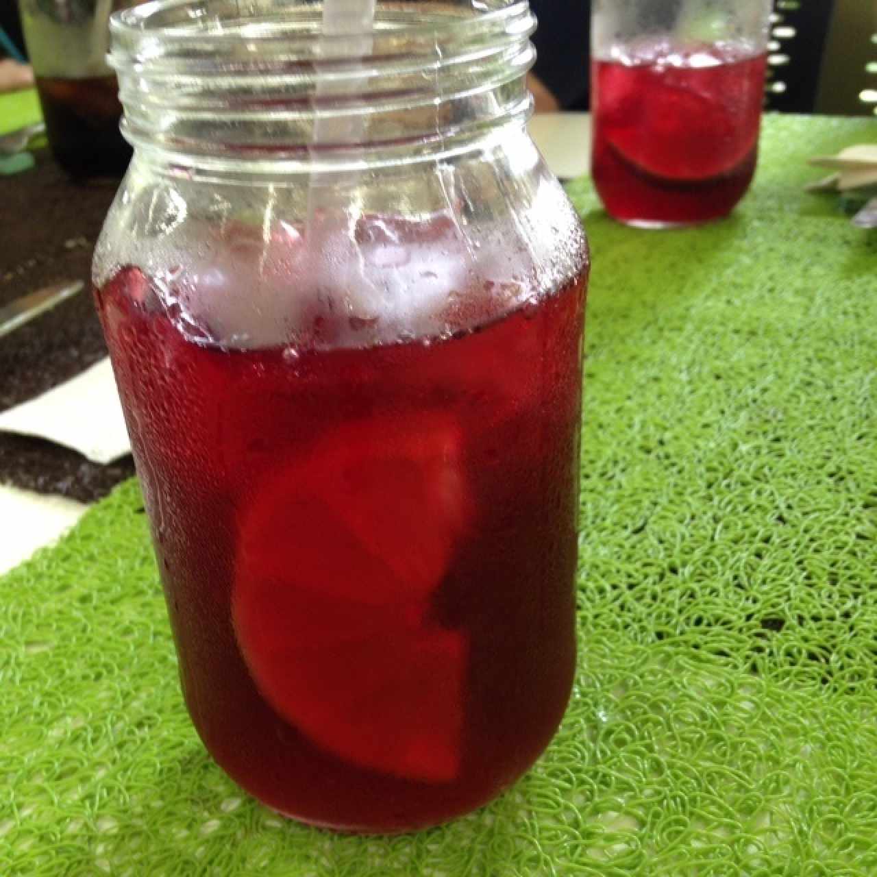 Te frio de Flor de Jamaica con limón