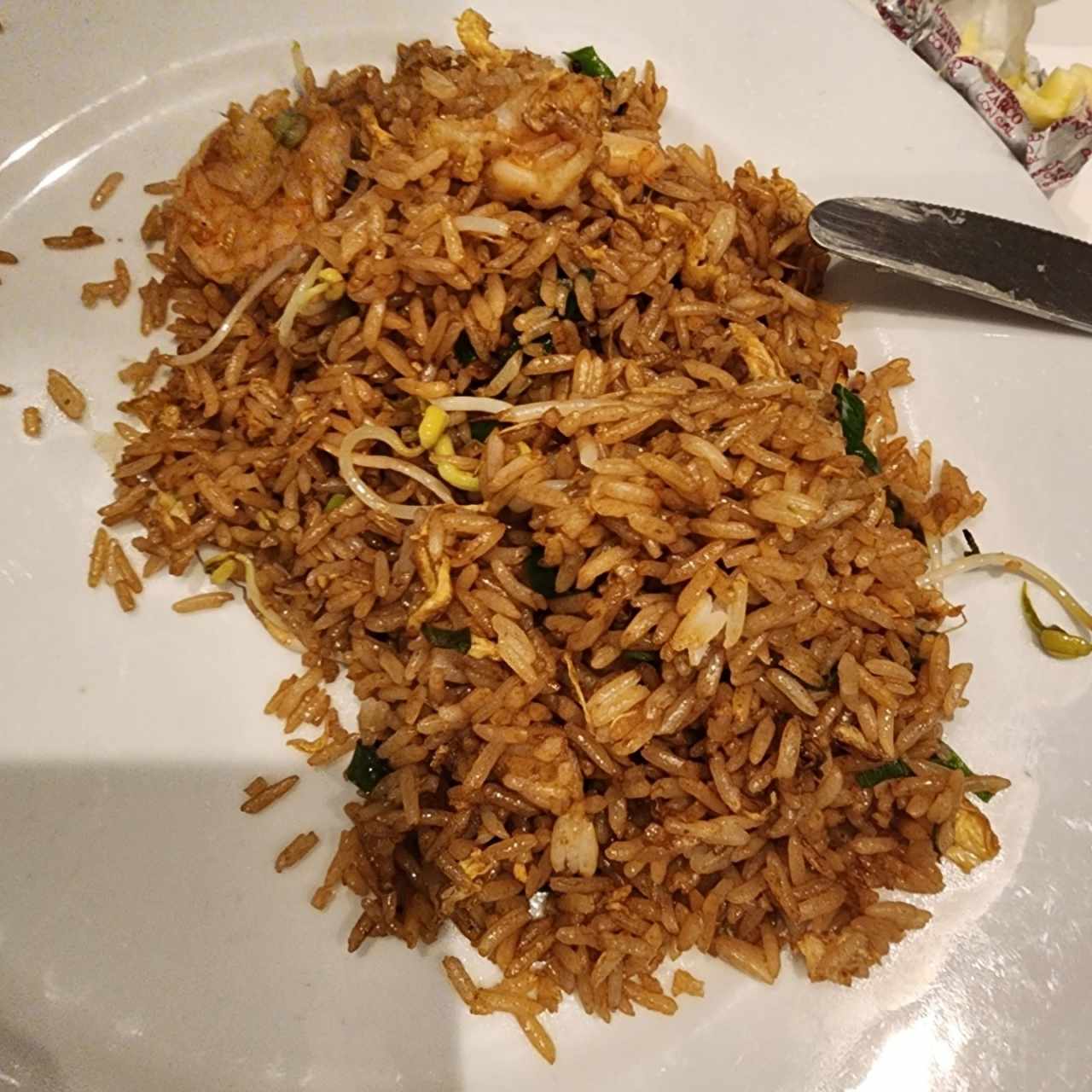 Arroz frito con camarones 