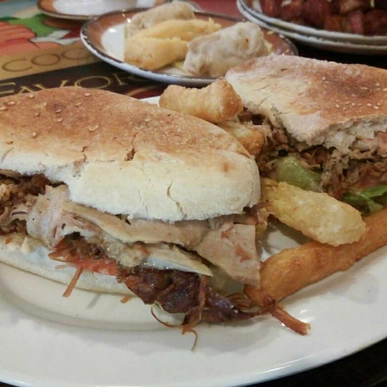 sándwich de pernil