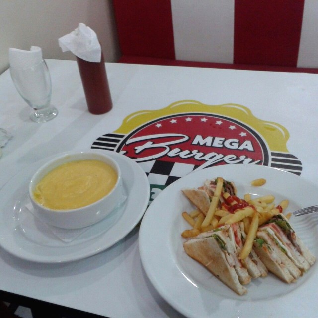 Crema del día y Club House sencillo