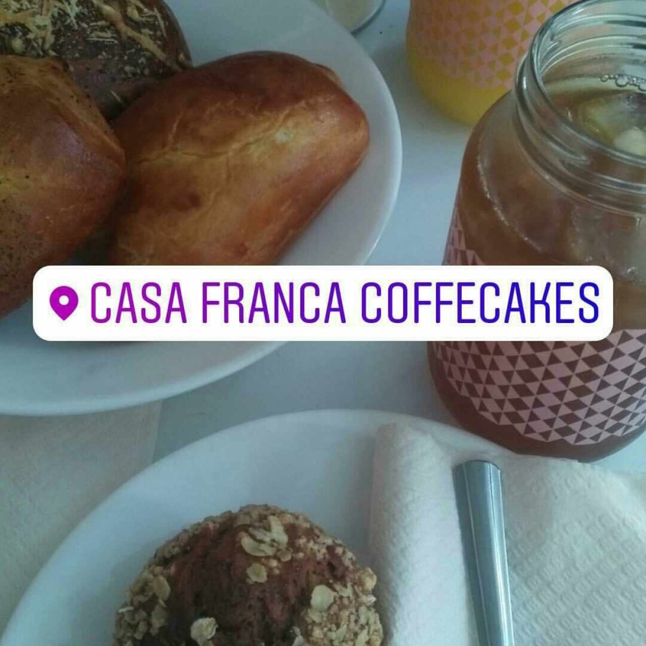 Napoleones de queso y acelga/ muffin de cambiar y te verde con te negro