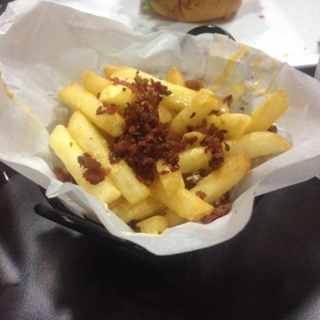 Papas Con Queso Y Tocineta