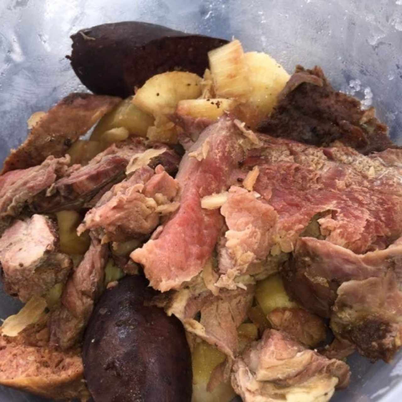 Combo de Carne en Vara con Chorizo, Morcilla y Yuca, Excelente