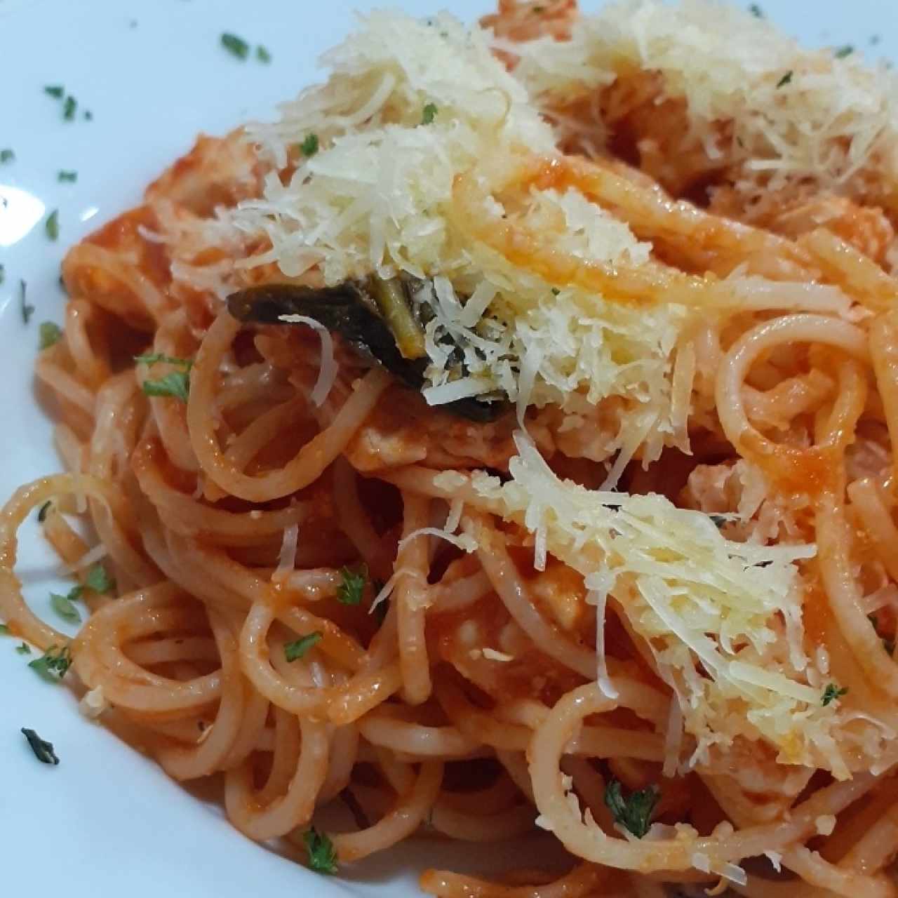 pasta del día con pollo