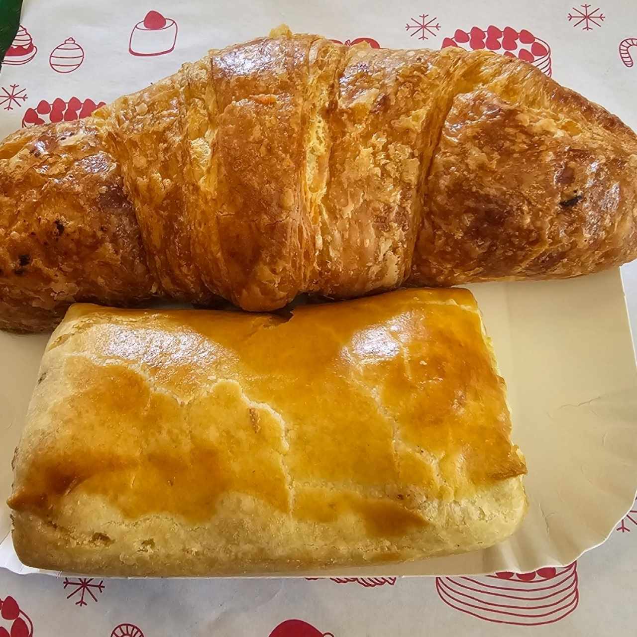 Pastelito de Queso Paisa y Pastelito Jamón 