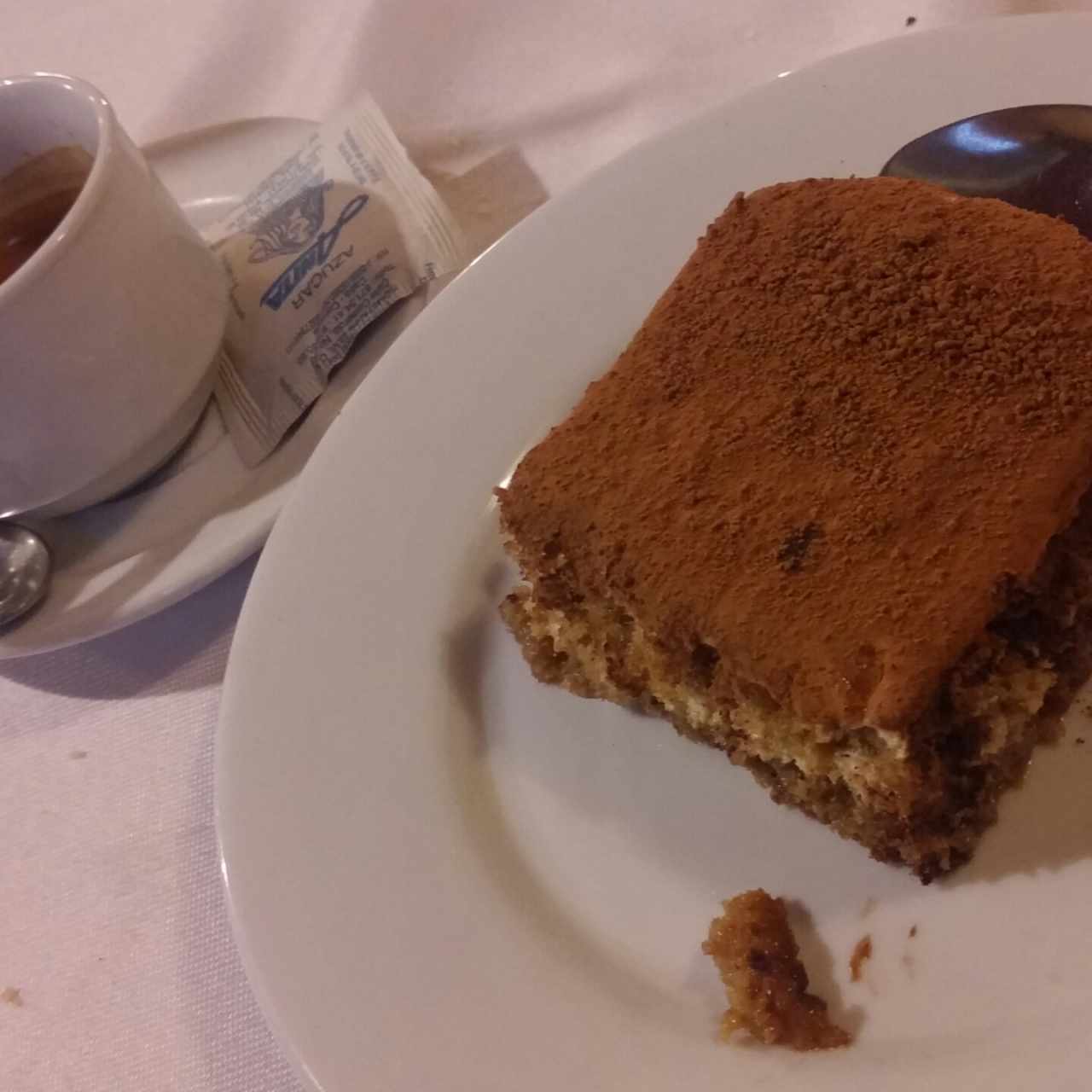 tiramisu y espresso (excelentes)