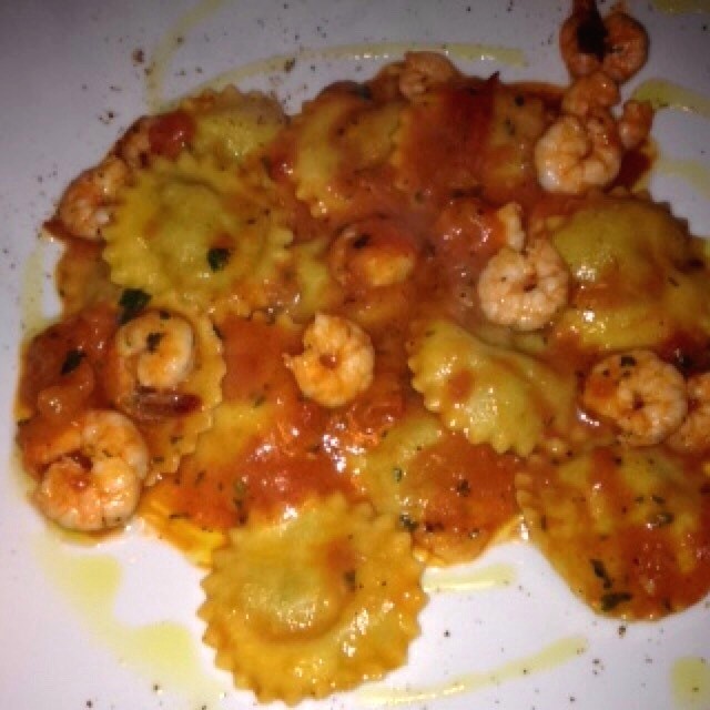 Raviolli de berenjenas con camarones