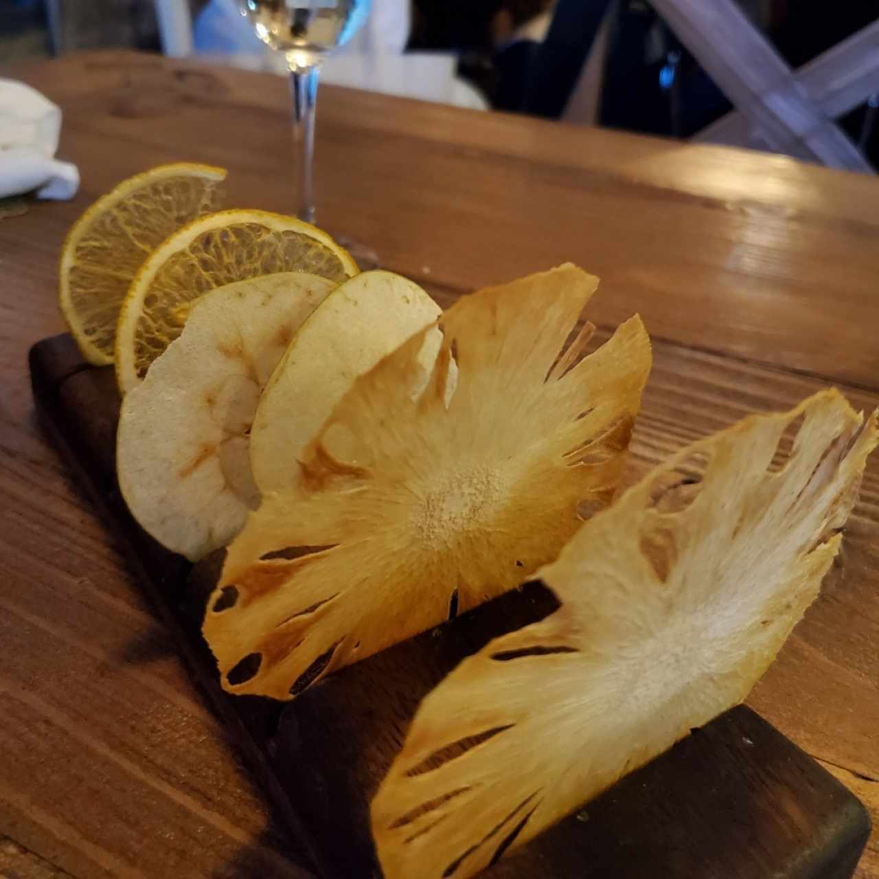 Fruta deshidratada, cortesía de la casa