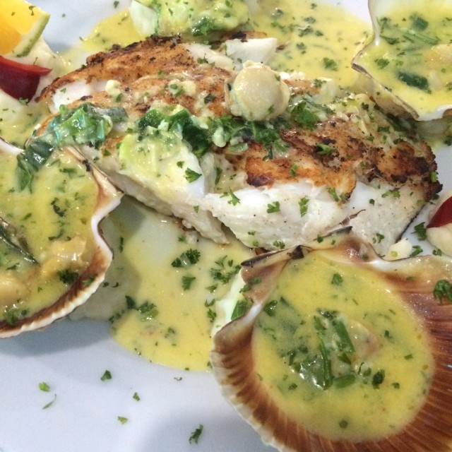 Lomo de pargo en salsa de vieiras!!! Que divino solo en cristal mar...