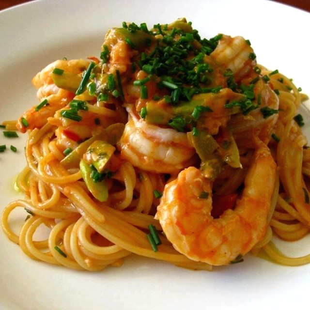 Vermichelis en salda de camarones