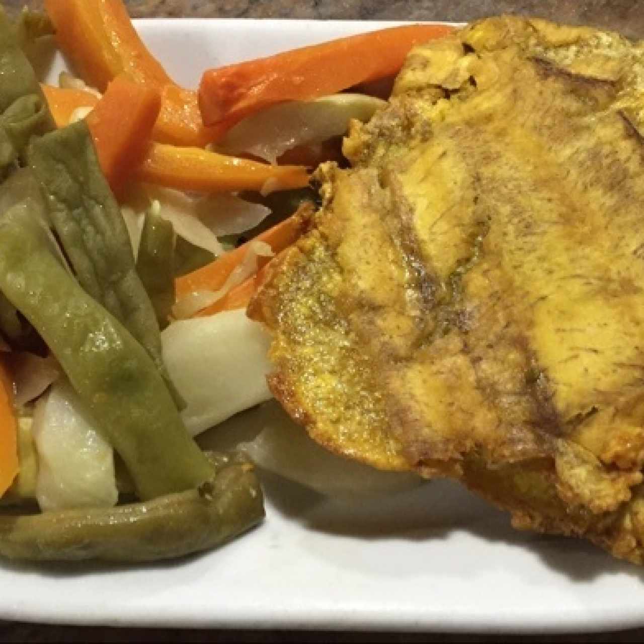 Tostón y Vegetales, ricos acompañantes..!