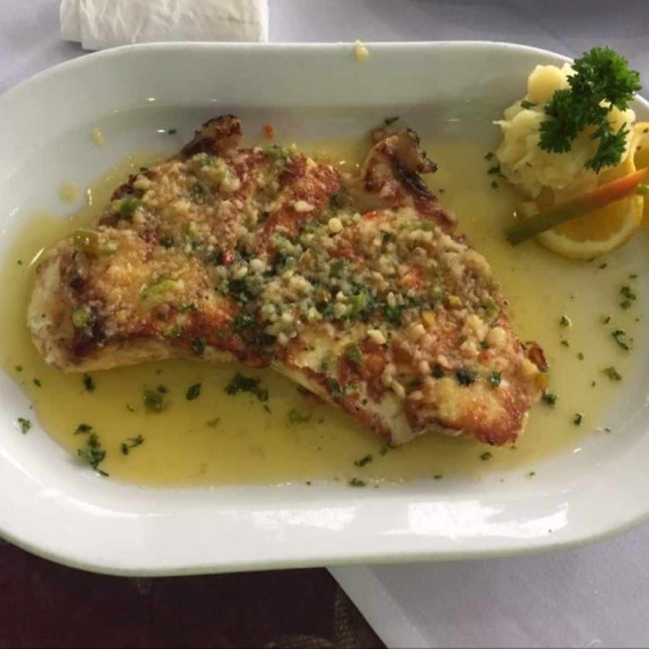 Lomo de Mero al ajillo, excelente..!