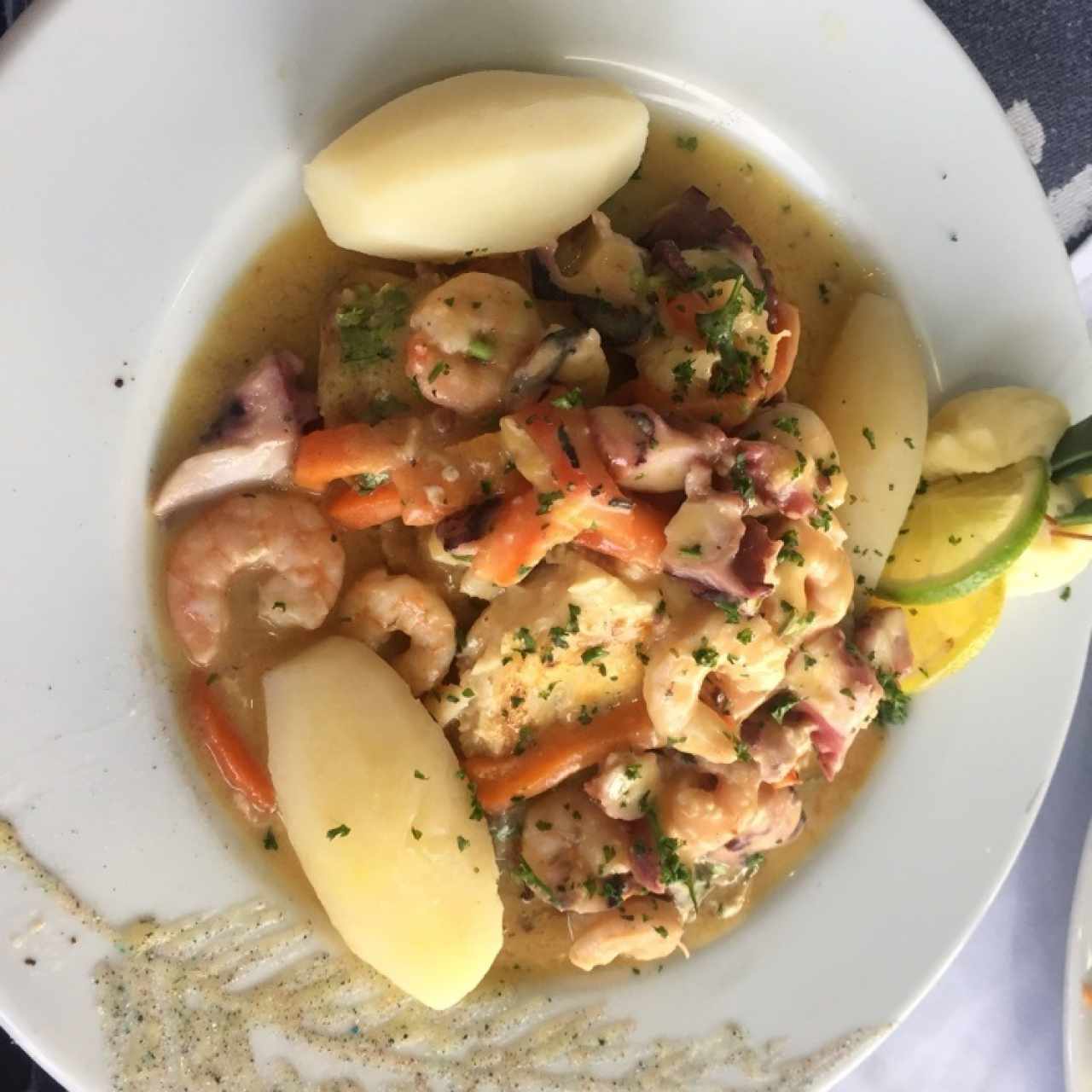 mero con langostinos