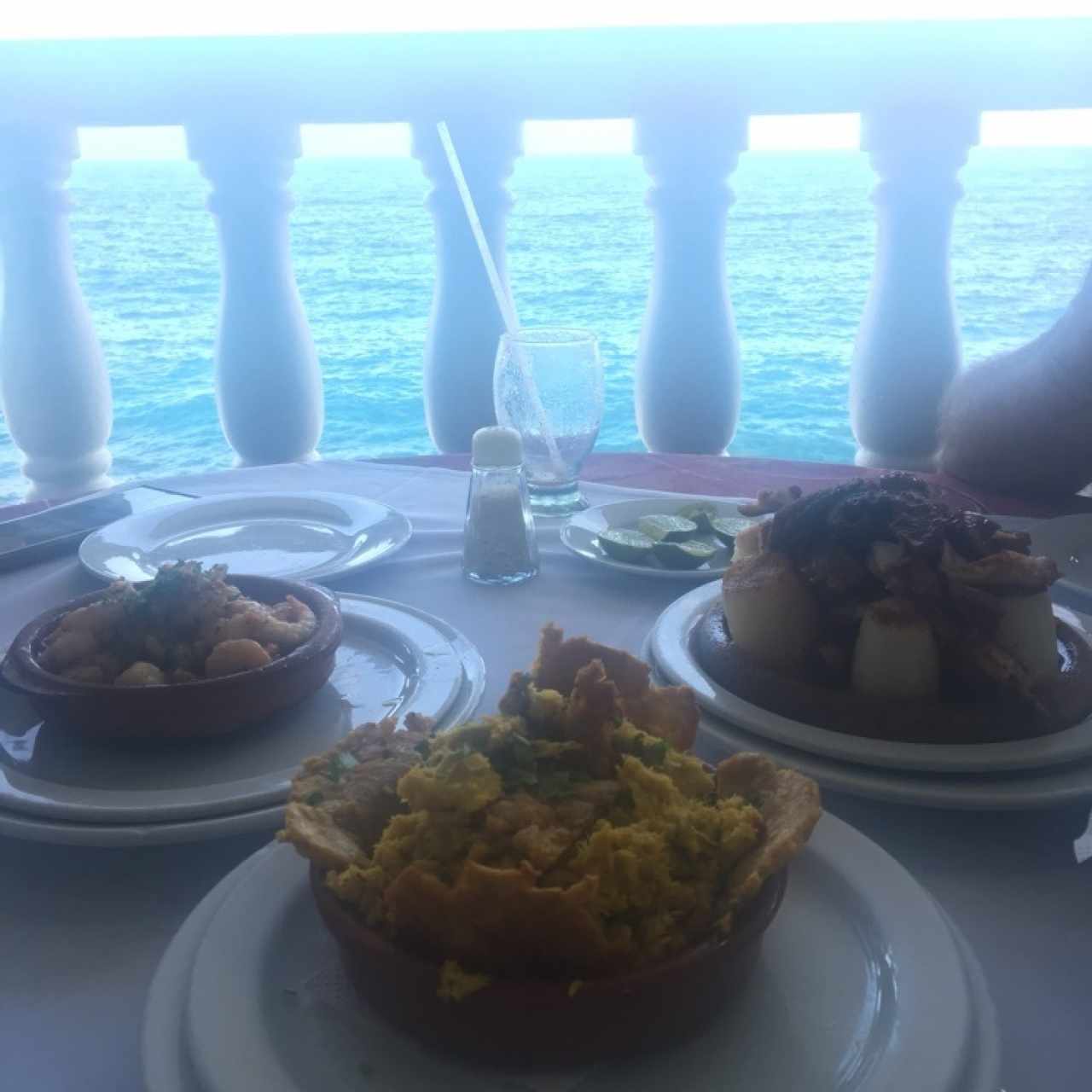 Mojito, pulpo a la gallega y camarones al ajillo