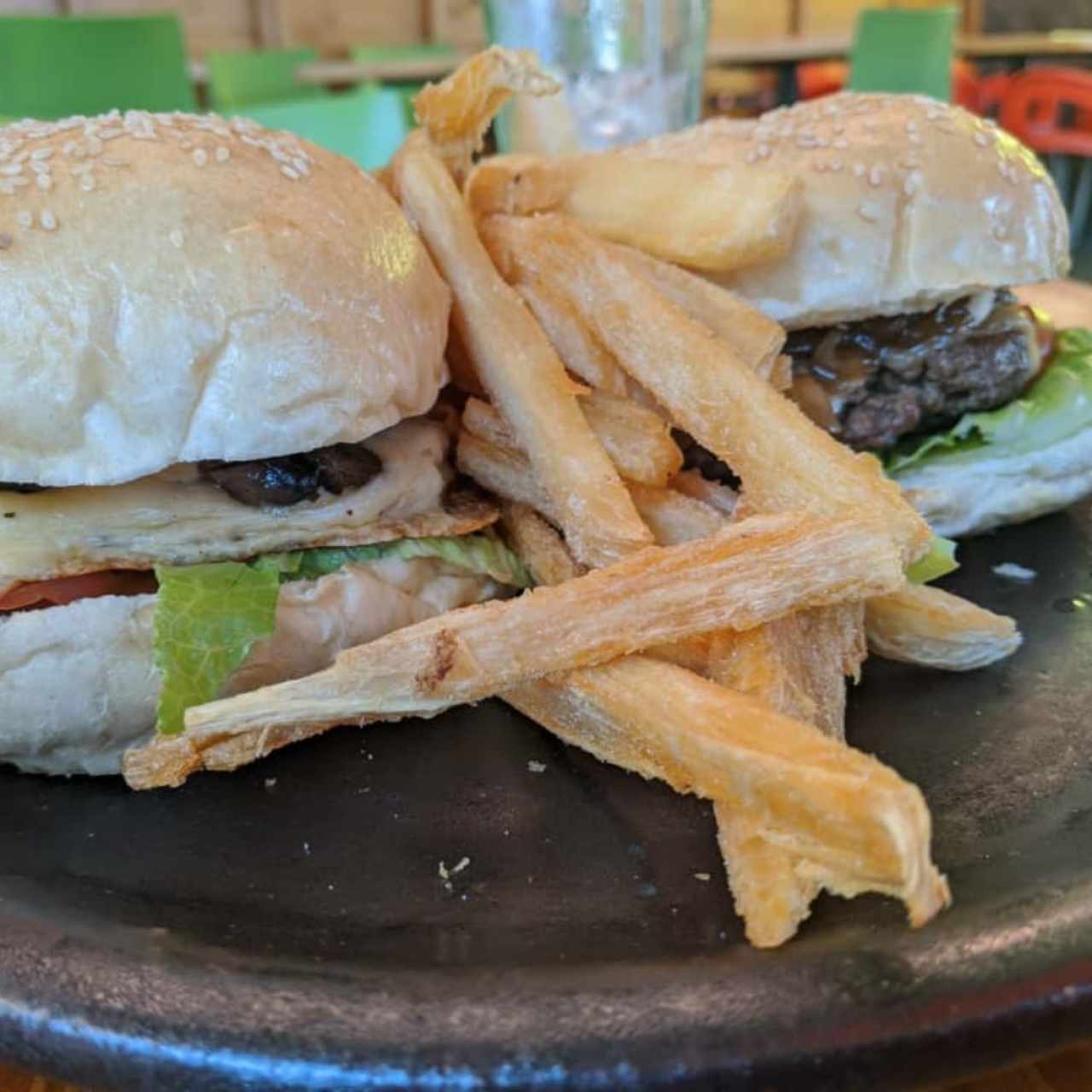 Dúo de hamburguesas.