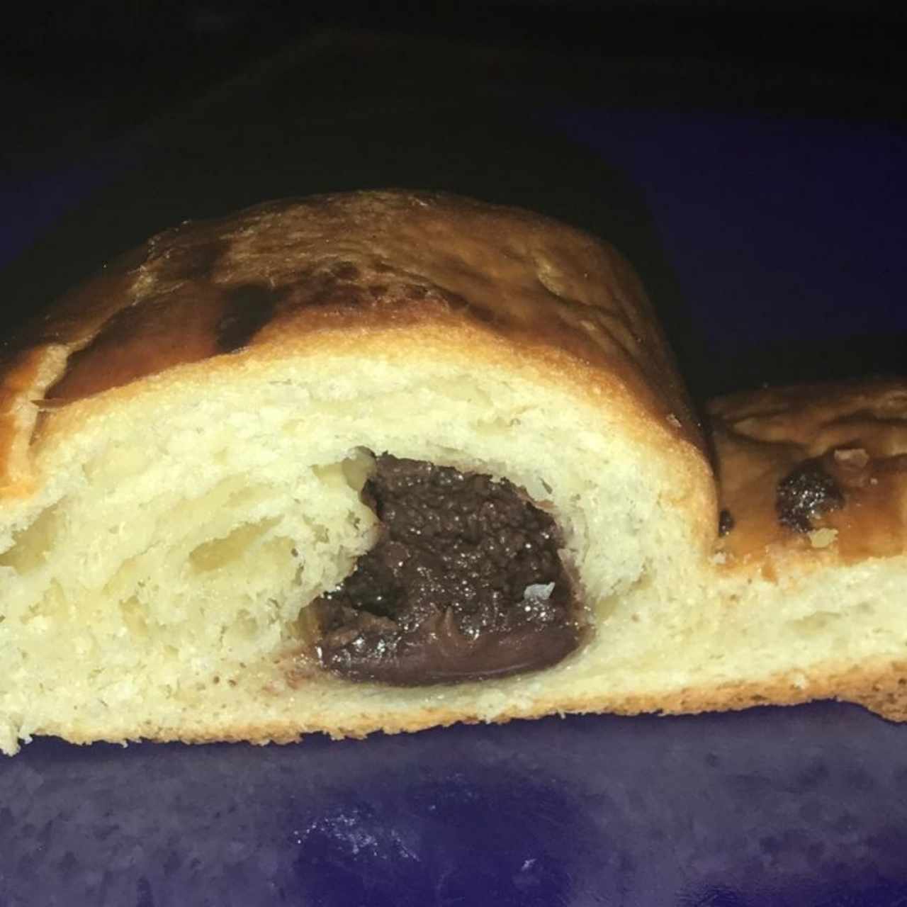 Croissant de Chocolate, Muy Bueno, Mitad