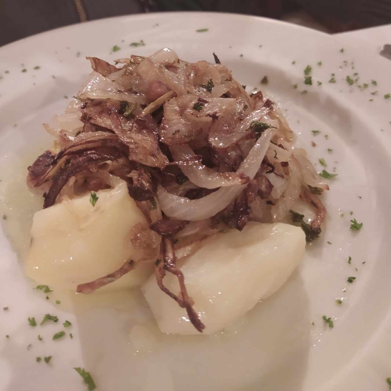 atún encebollado