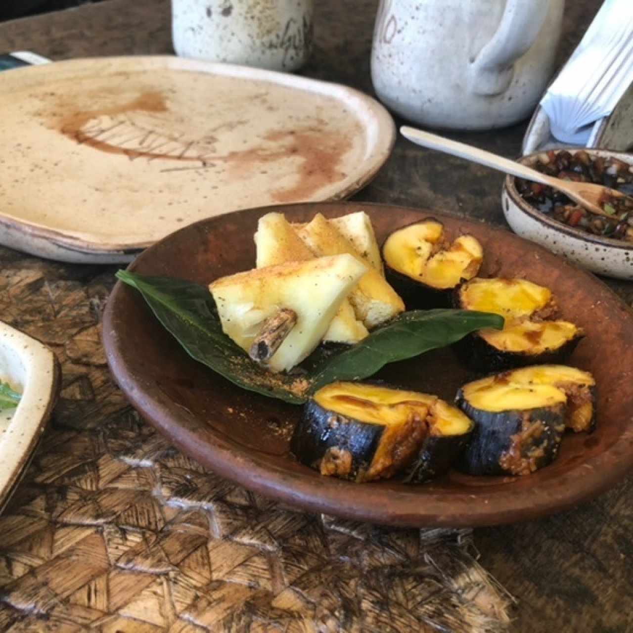 platanos dulces y piña asada