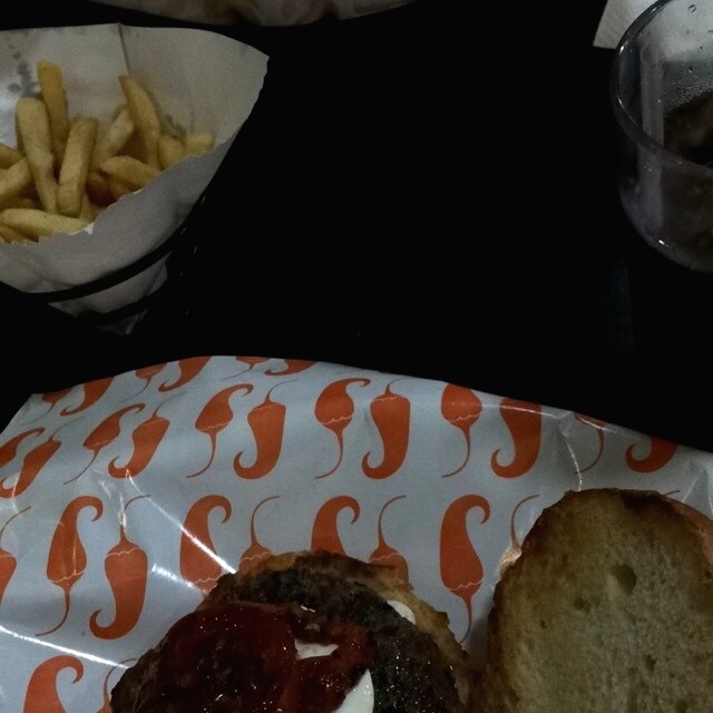 Euro burger y pollo crispy muy buenas 