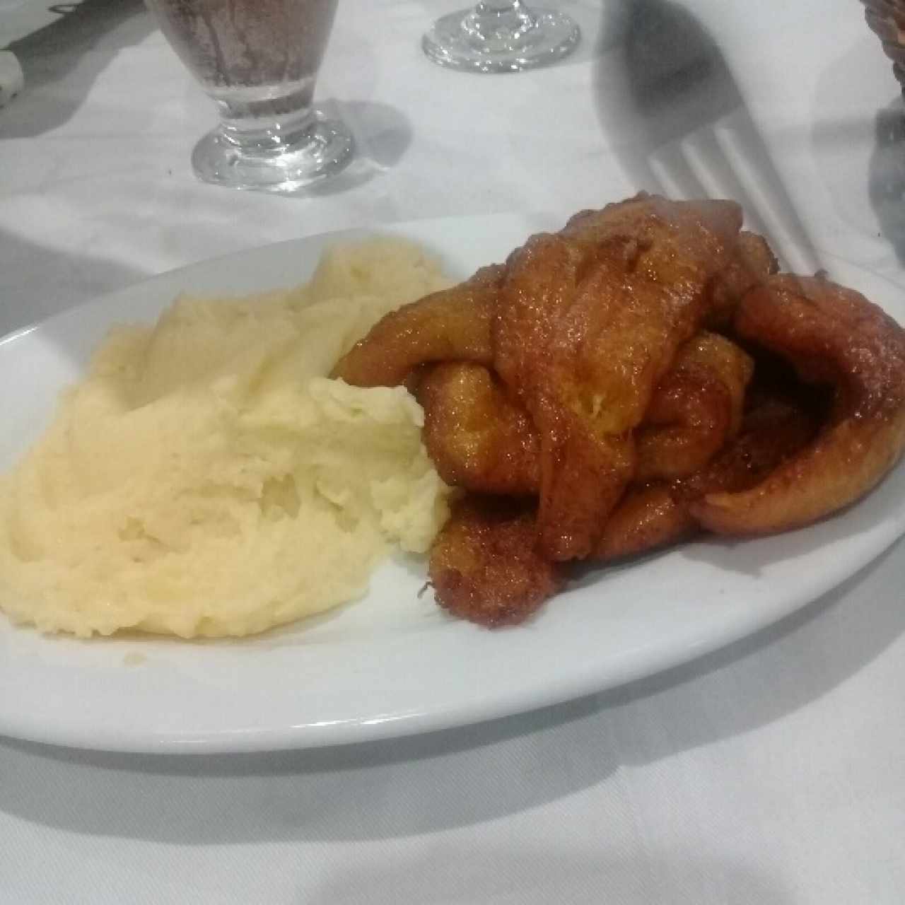 contorno de milanesa de pollo pure y tajadas