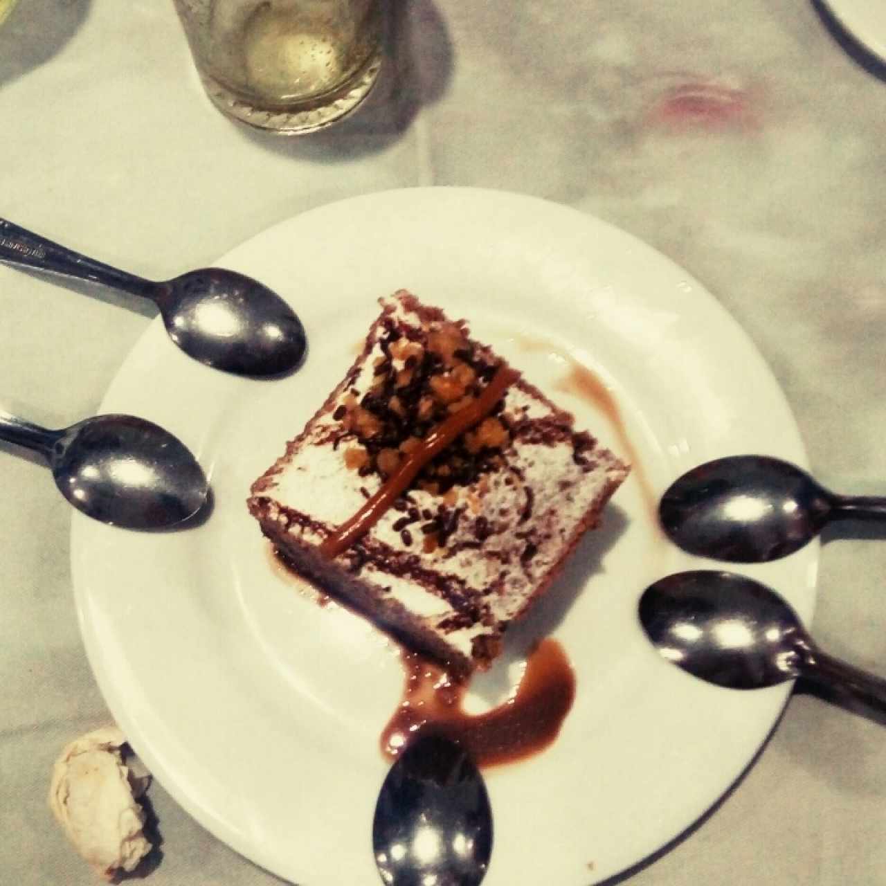 Marquesa de chocolate, almendras y arequipe