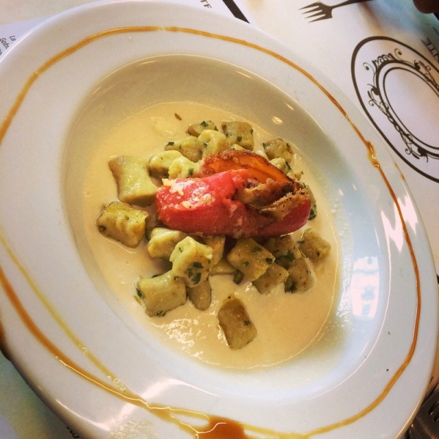 Gnocchi de Platano sobre Fondue de Quesos Criollos!!!