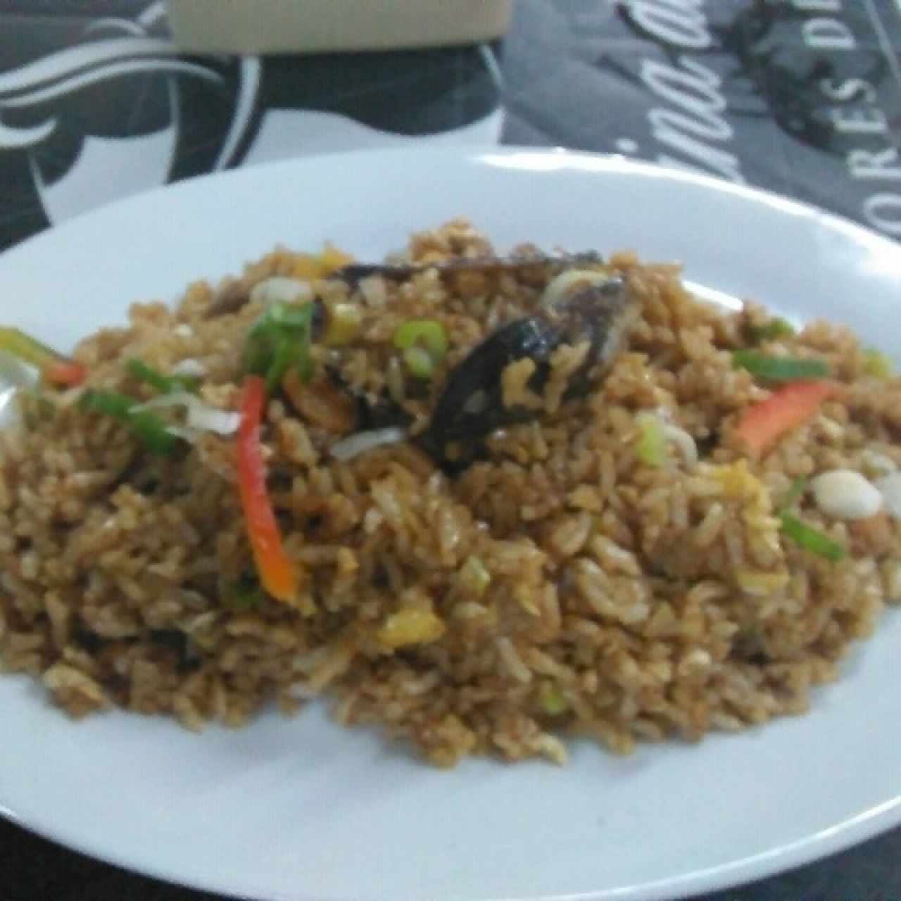 Arroz Chaufa con Mariscos