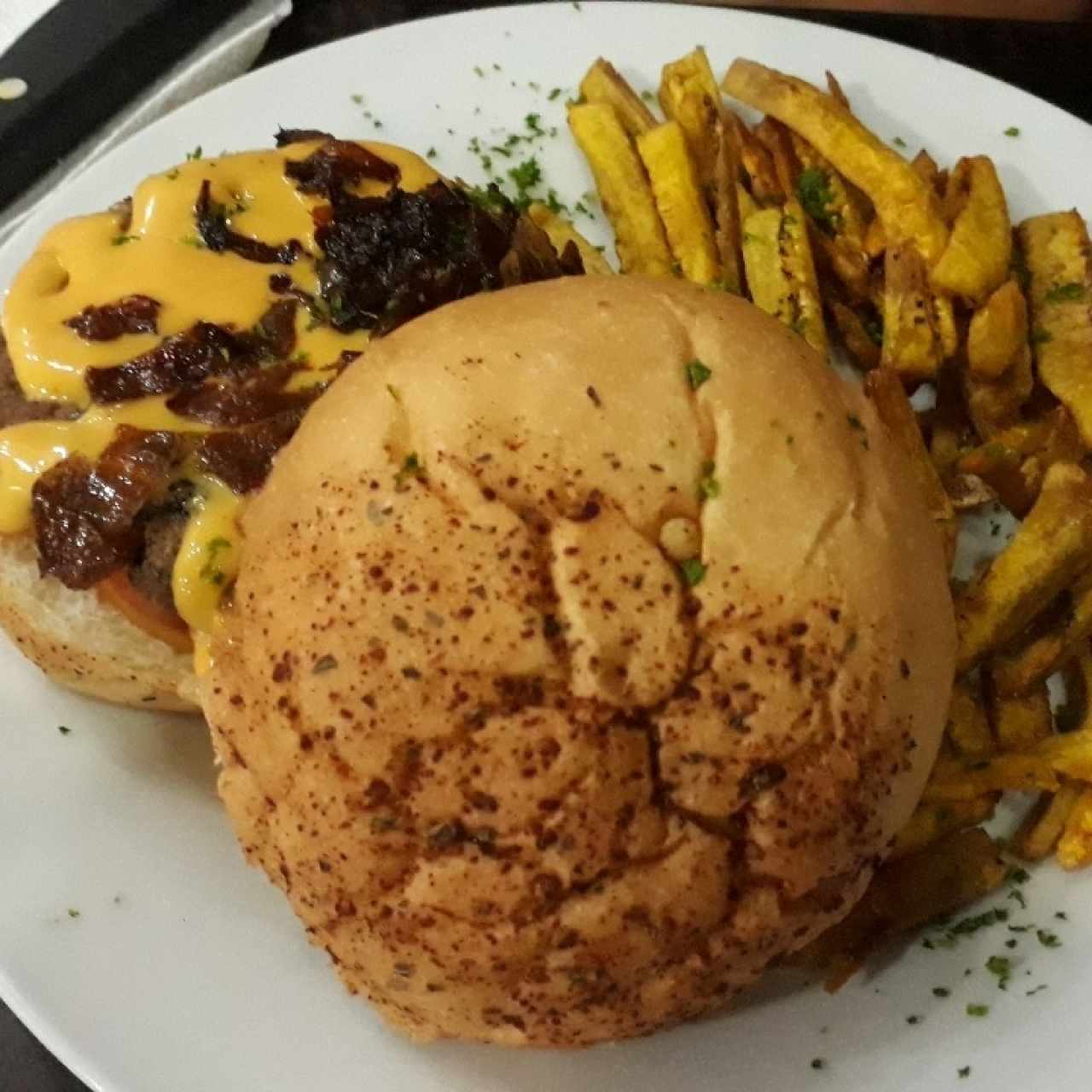 Americana con palitos de tostón. 