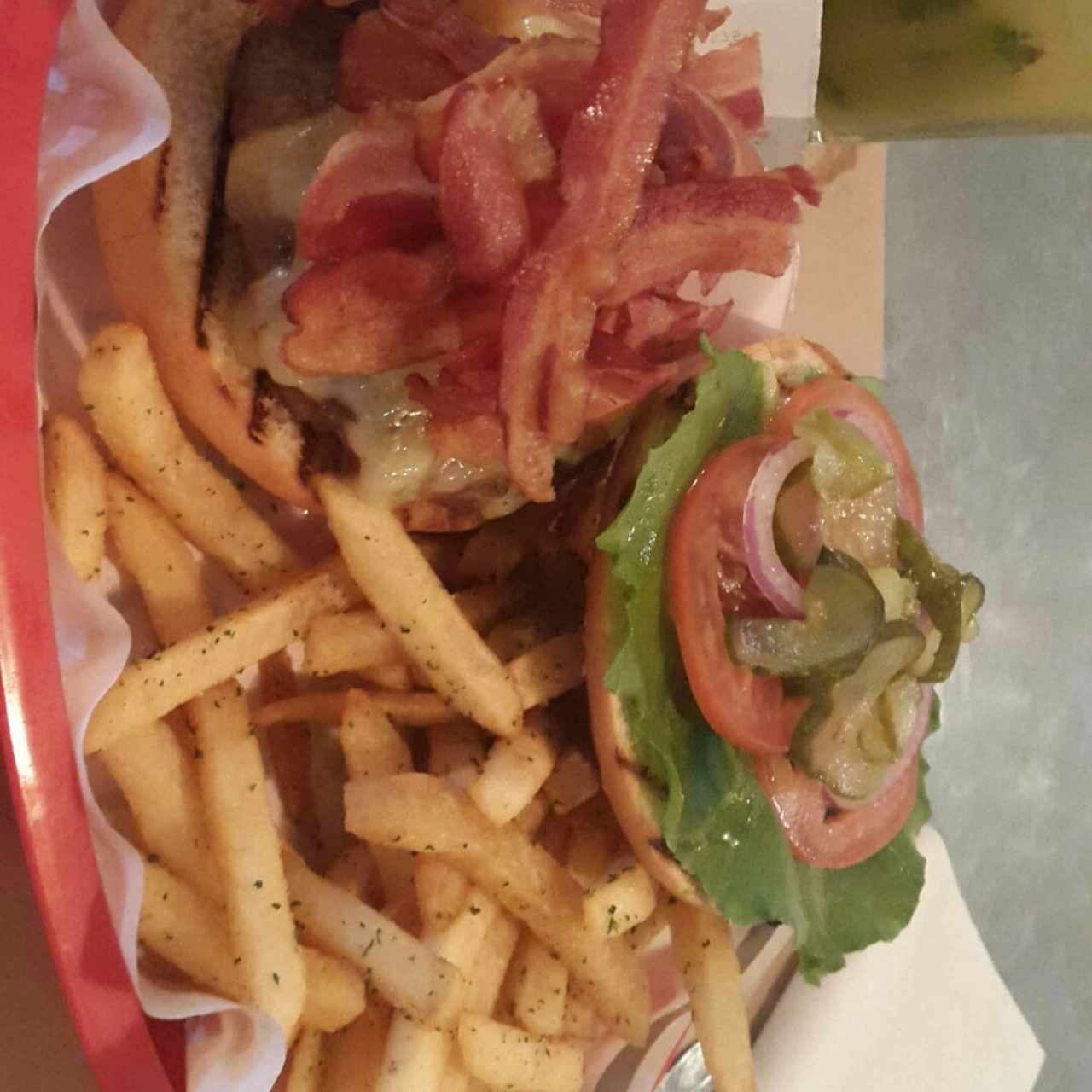 hamburguesa de la casa