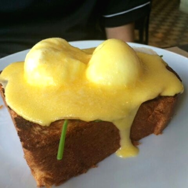 Huevos benedictinos