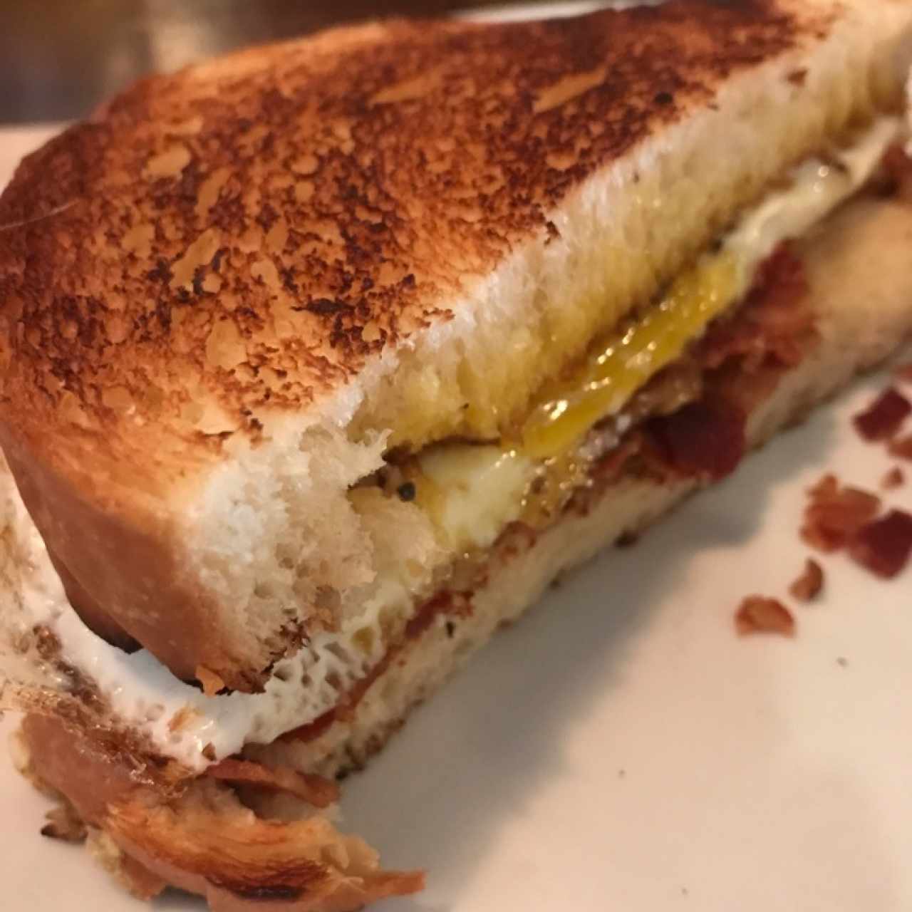 Sandwich de tocineta y queso
