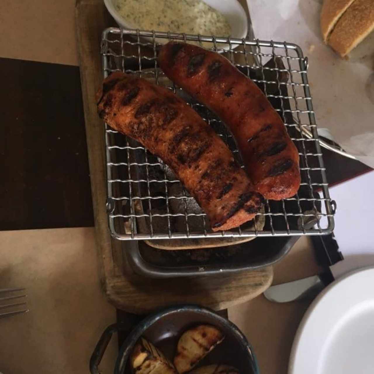 Parrilla de Chotizo con papas y tártara