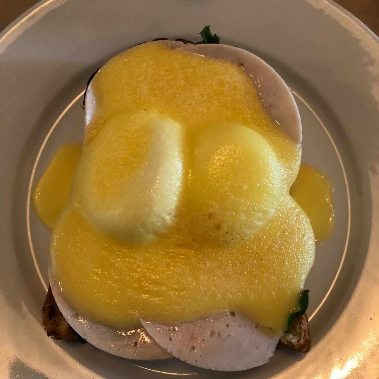 huevos benedictinos.