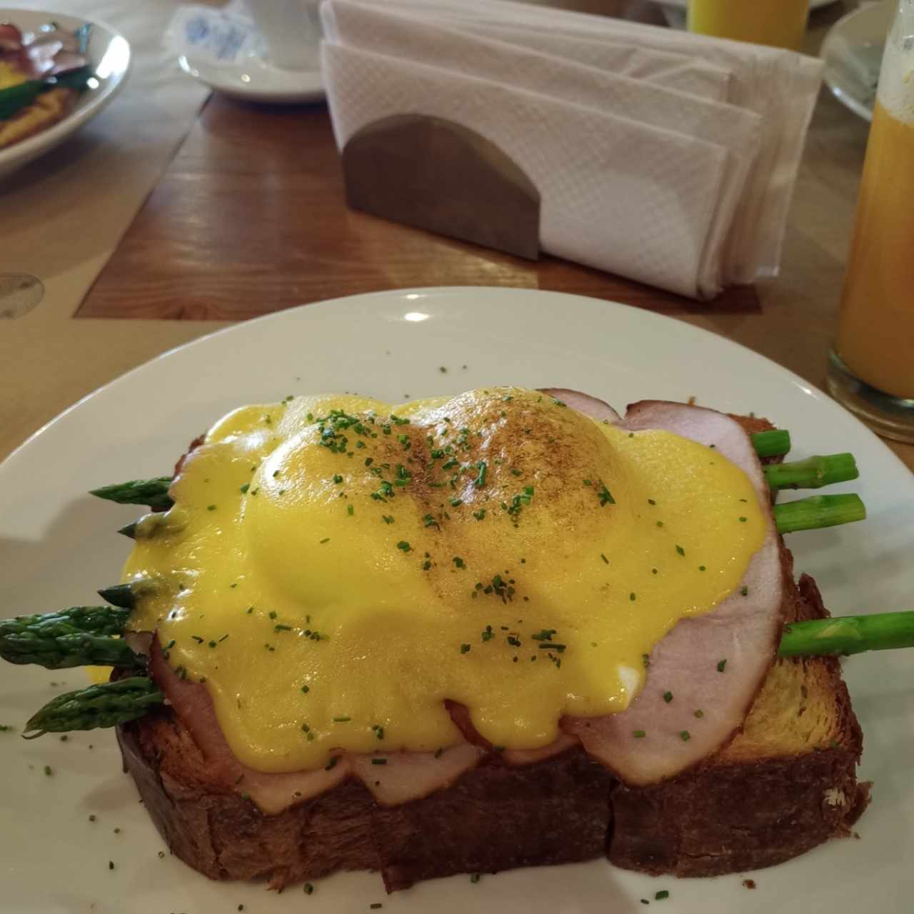 Huevos Benedictinos