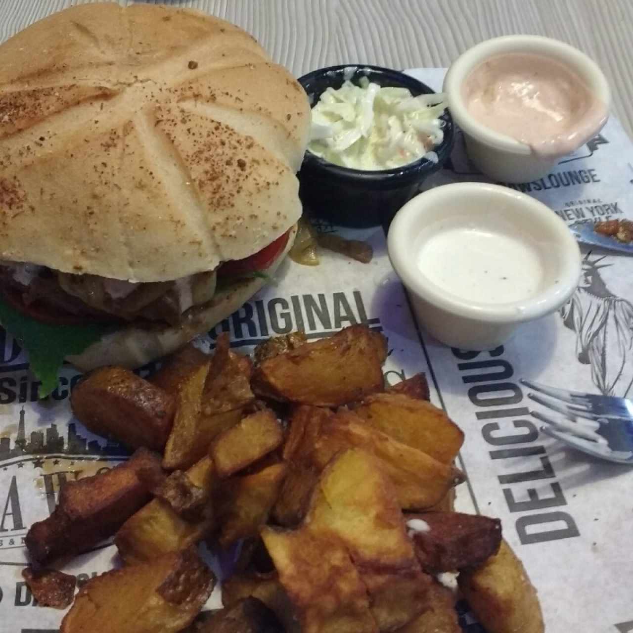 no es tan bueno como parece... y cobran la salsa de tomate a parte.